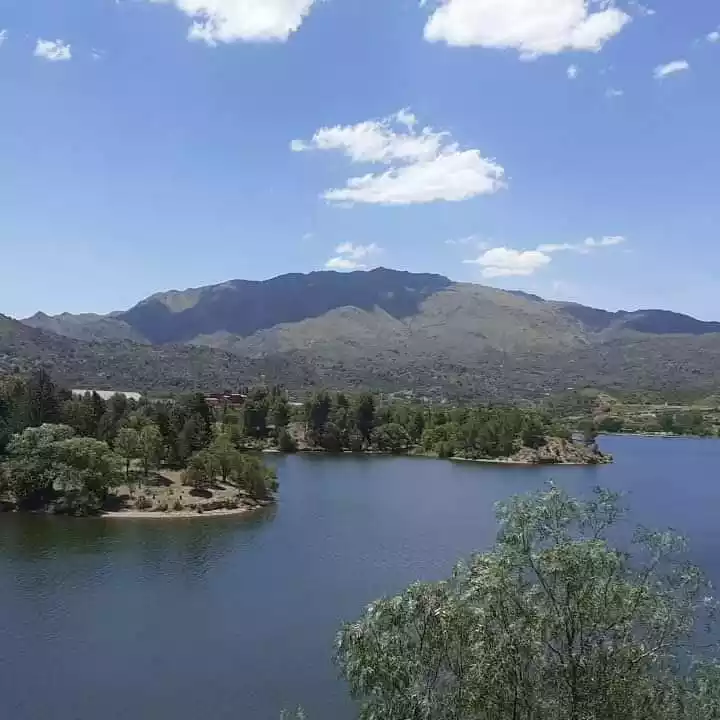 Paisaje y sierras en Potrero de los Funes, San Luis